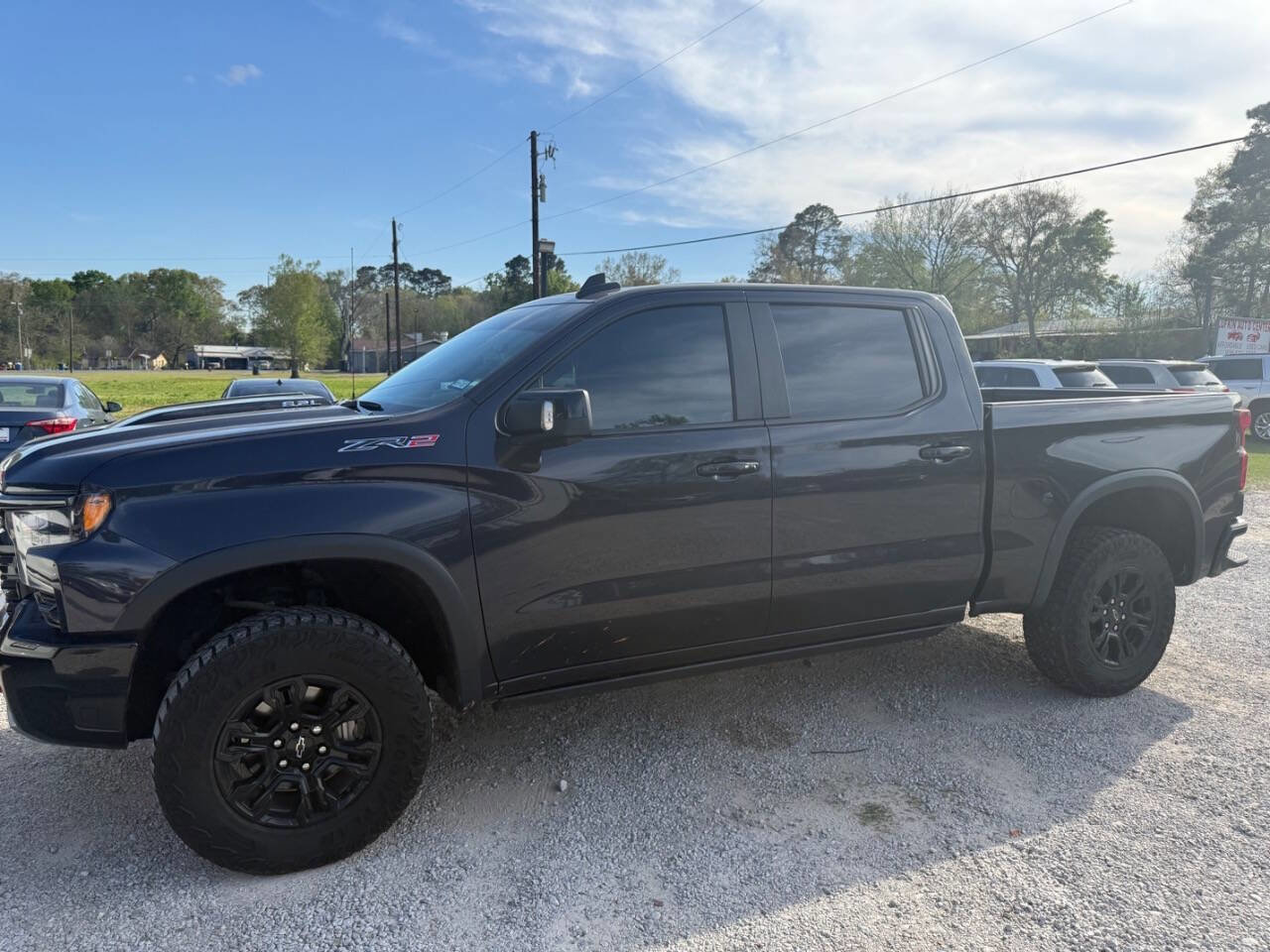 Used 2022 Chevrolet Silverado 1500 ZR2 w/ Technology Package image 3