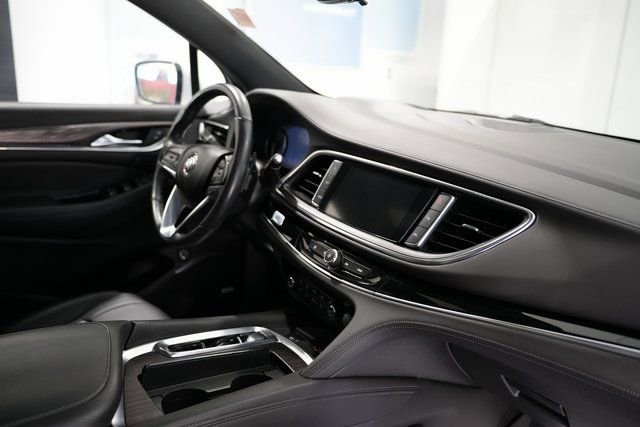 Used 2024 Buick Enclave Avenir image 26