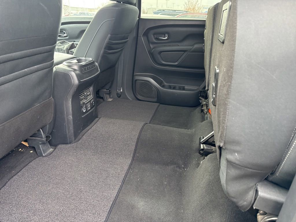 Used 2019 Nissan Titan SV w/ SV Convenience Package image 11