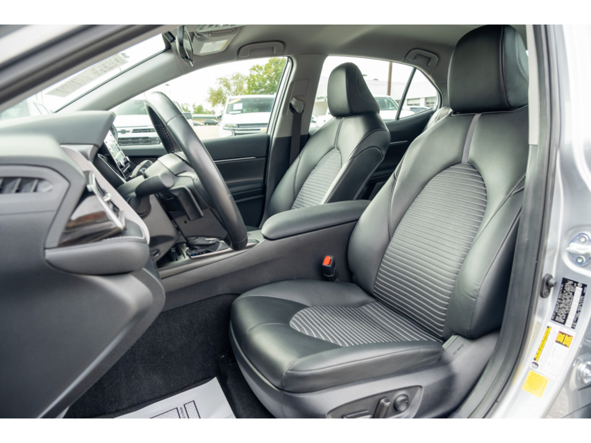 Used 2024 Toyota Camry SE FWD image 12