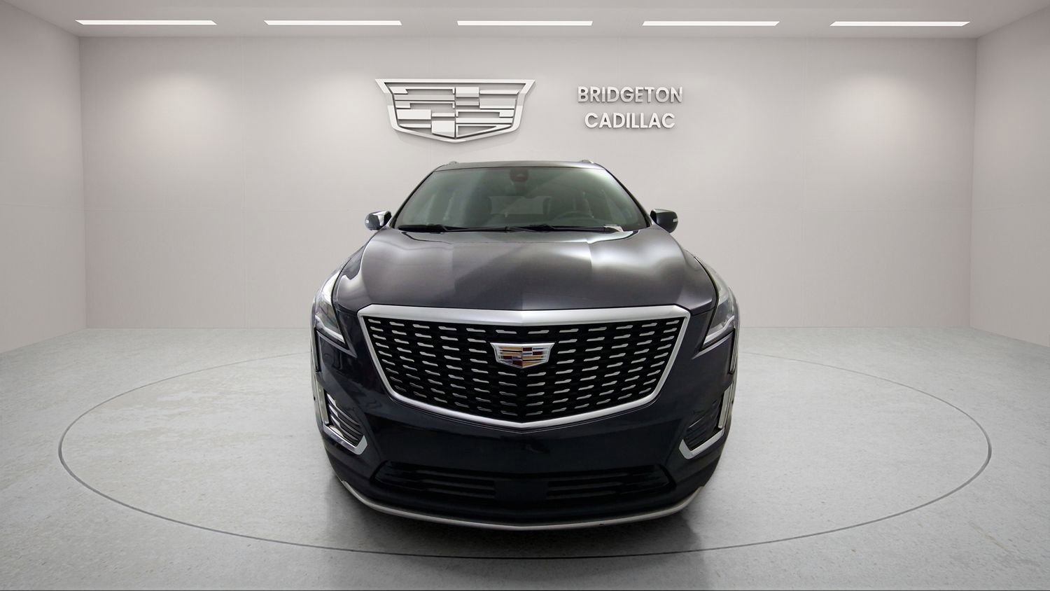 Used 2022 Cadillac XT5 Premium Luxury w/ Technology Package image 2