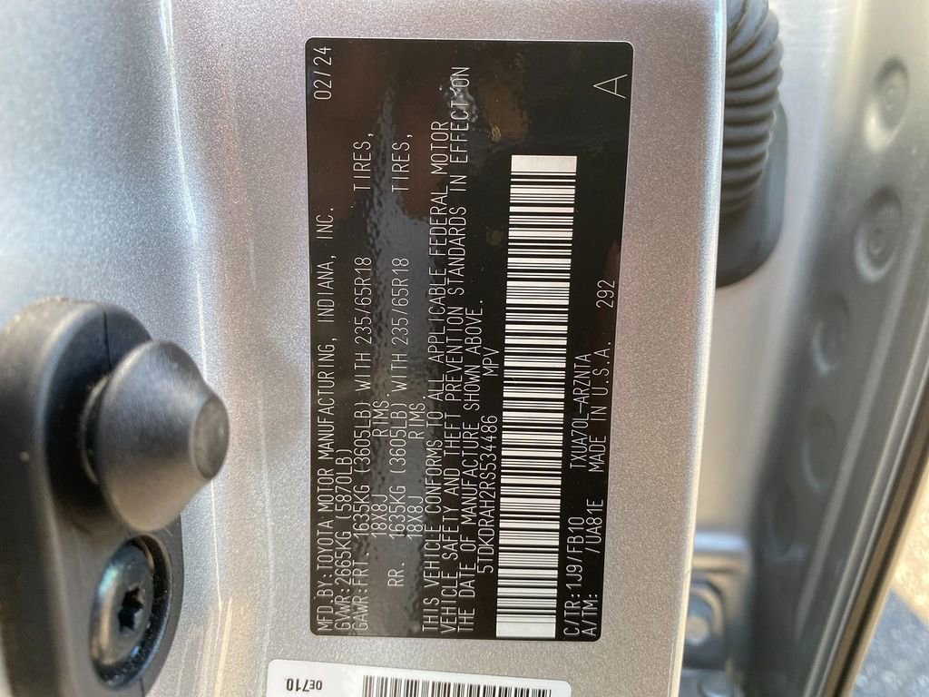 Used 2024 Toyota Highlander LE image 32