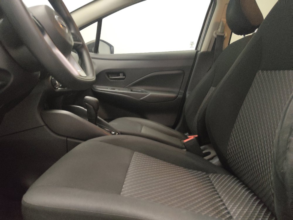 Used 2021 Nissan Versa S FWD image 17