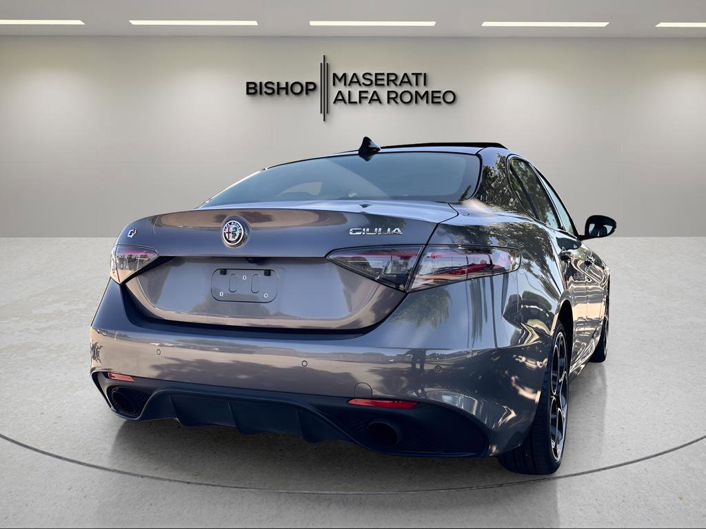 Used 2024 Alfa Romeo Giulia Veloce image 5