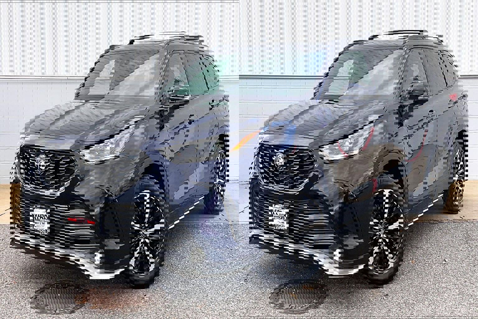 Used 2022 Toyota Highlander XSE image 2