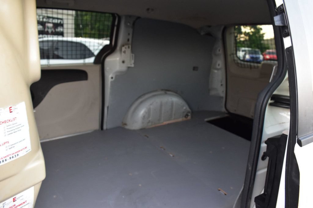Used 2013 RAM C/V Tradesman FWD image 25