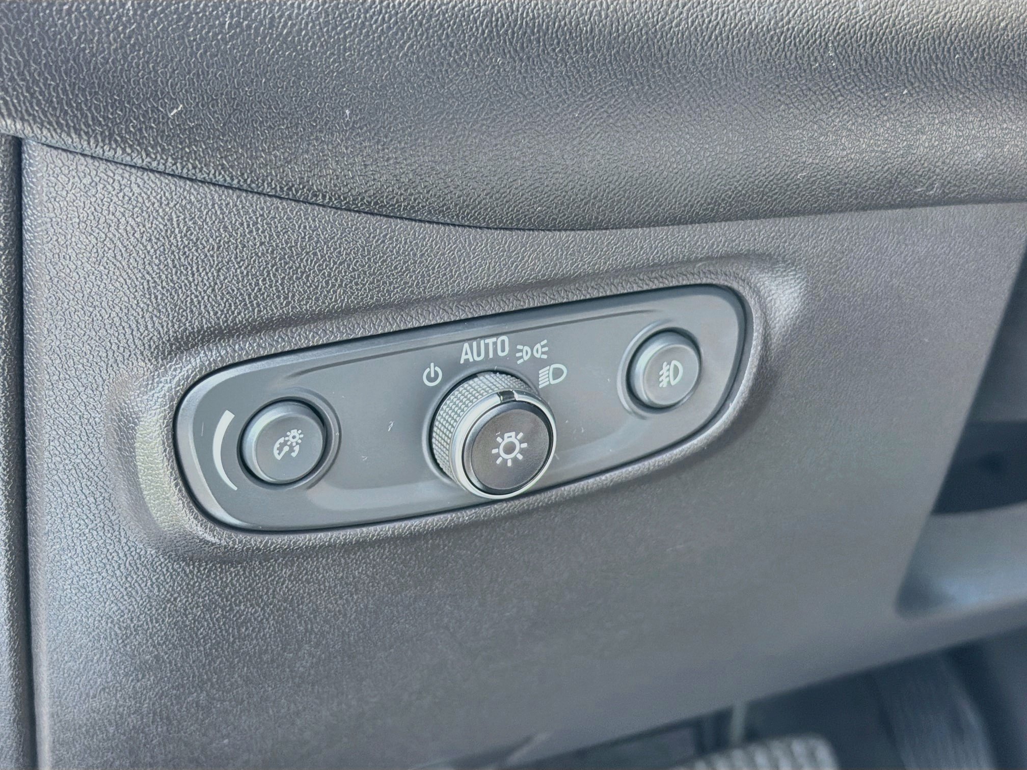 Used 2021 Chevrolet Equinox Premier FWD image 10