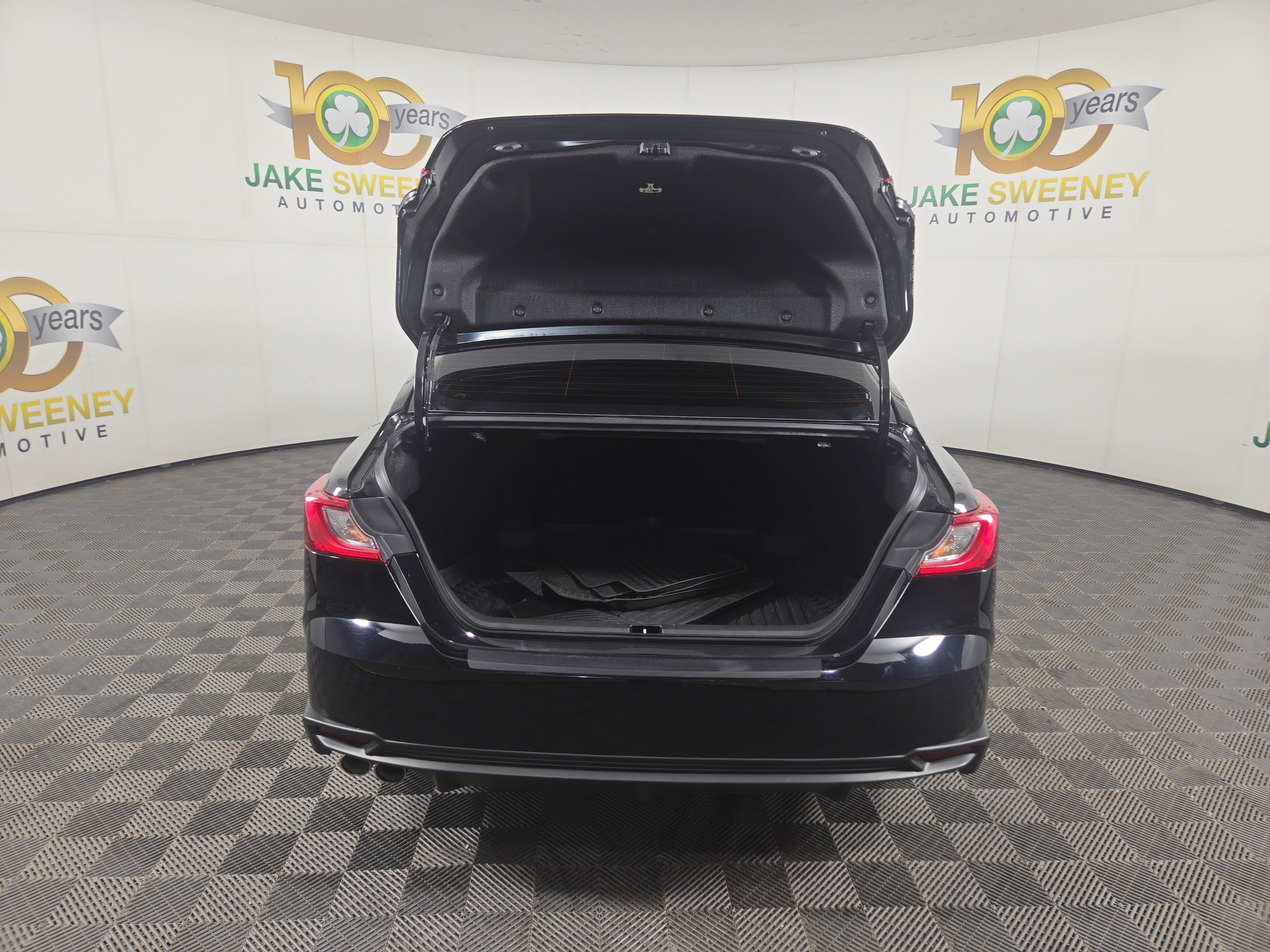 Used 2025 Toyota Camry SE FWD image 31