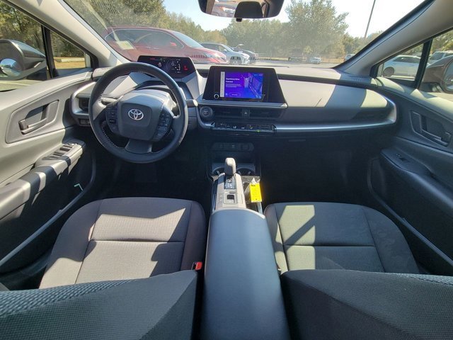 Used 2024 Toyota Prius LE image 2