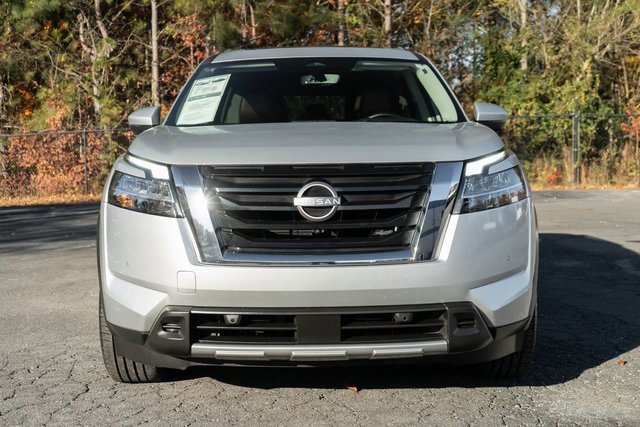Used 2023 Nissan Pathfinder Platinum w/ Cargo Package image 6
