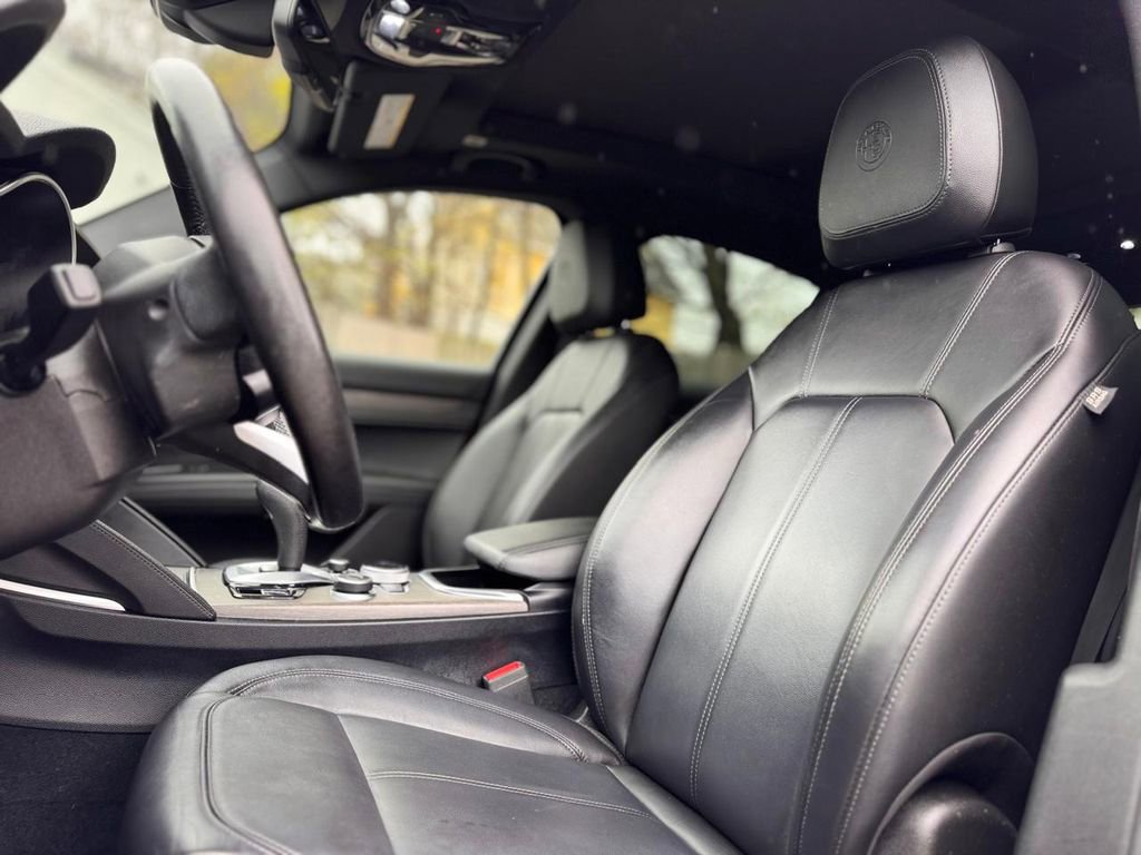 Used 2023 Alfa Romeo Stelvio Ti AWD/4WD image 20