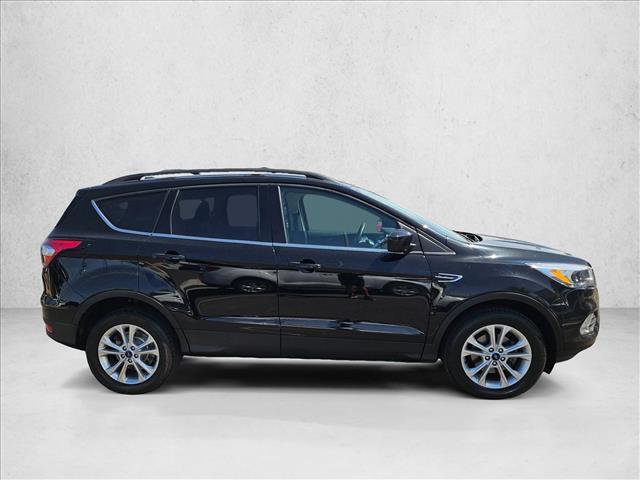 Used 2018 Ford Escape SE FWD image 3