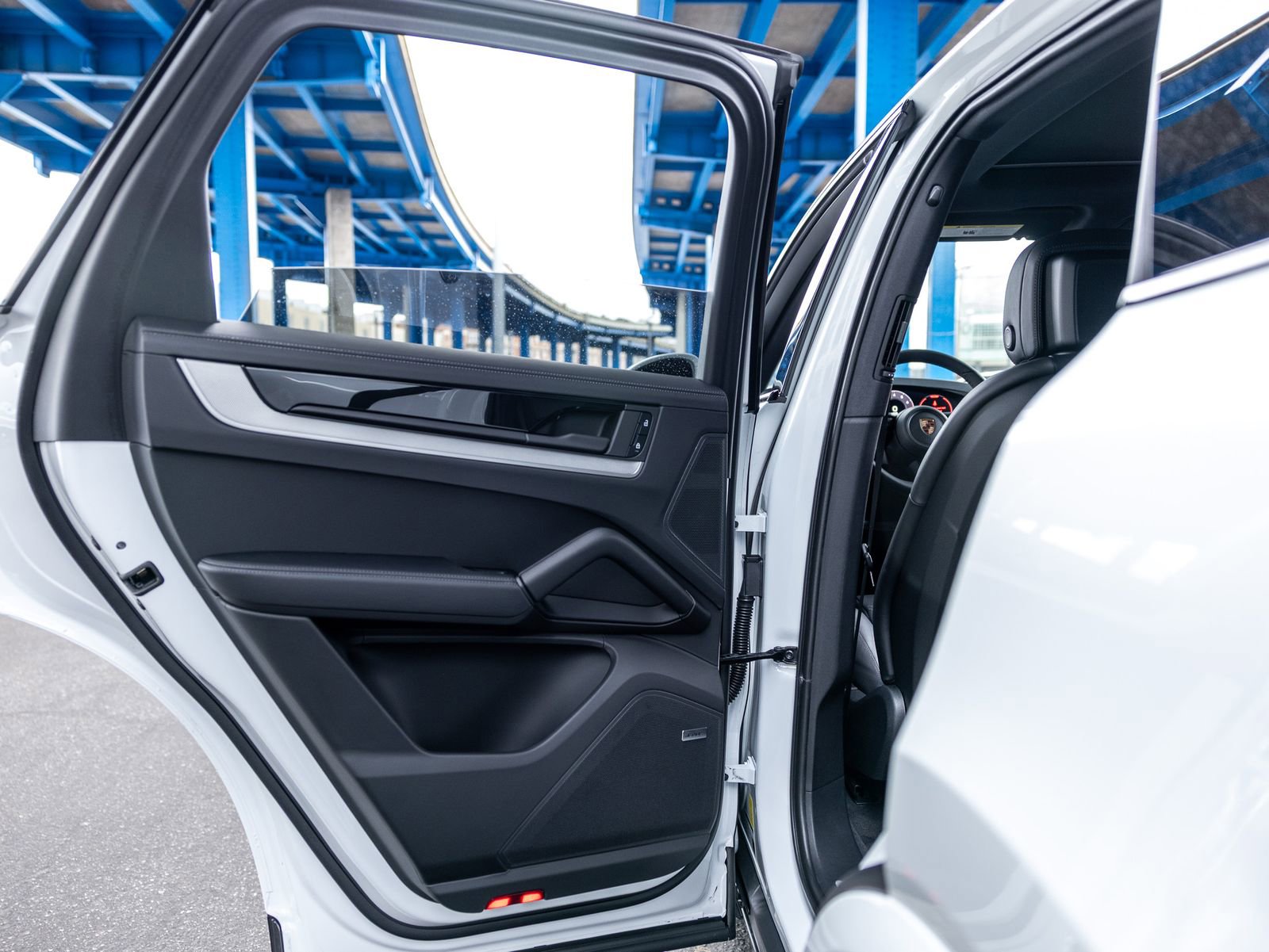 Certified 2025 Porsche Cayenne image 25