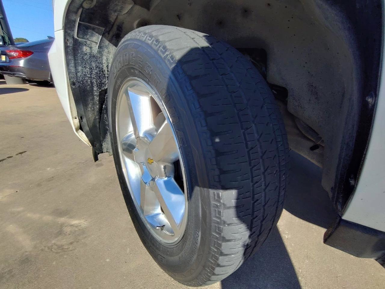 Used 2011 Chevrolet Avalanche LTZ image 10