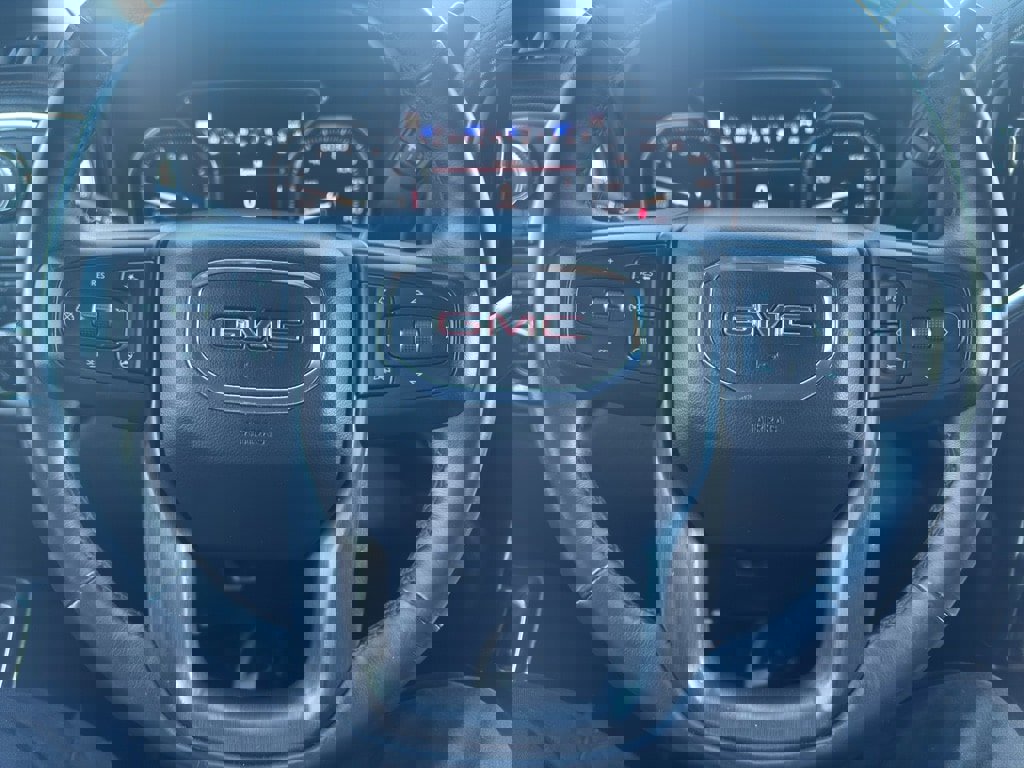 Used 2021 GMC Sierra 1500 AT4 w/ Technology Package image 9