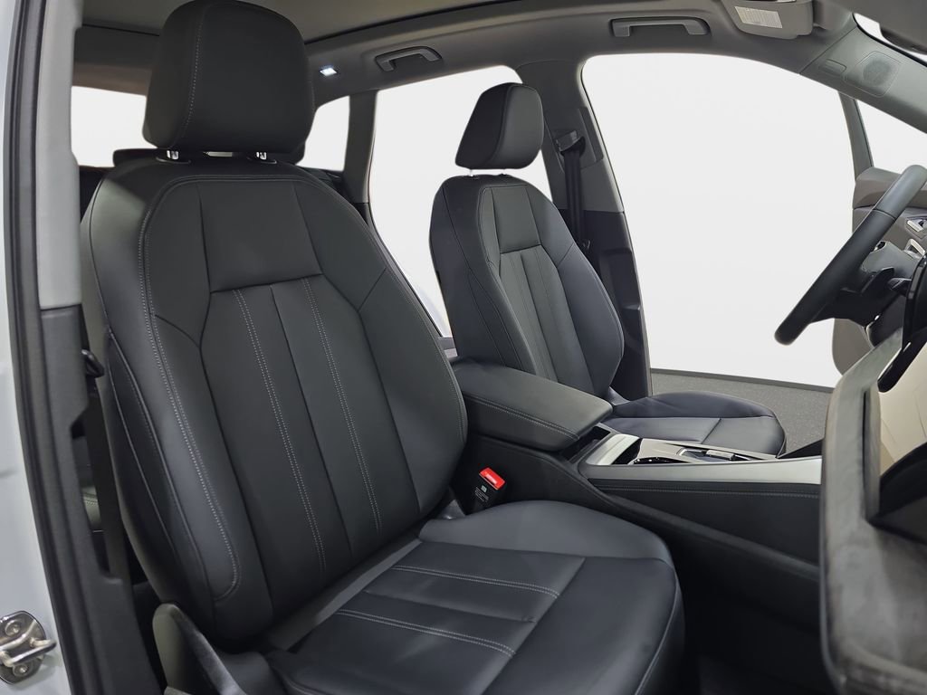 Used 2025 Audi Q5 Premium Plus w/ Premium Plus image 12