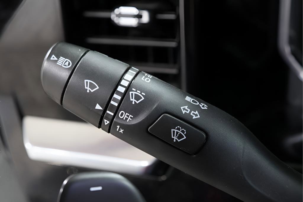 Used 2023 Chevrolet Silverado 1500 RST w/ Convenience Package II image 16