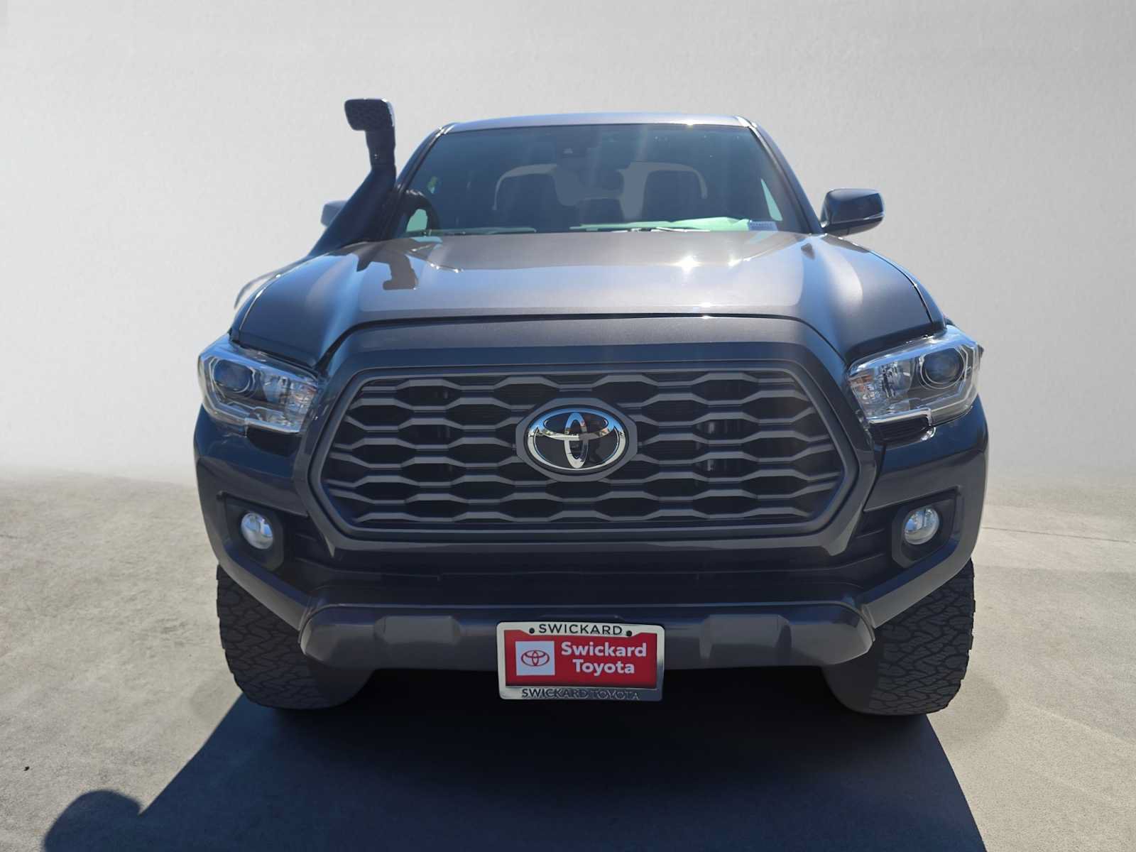 Used 2023 Toyota Tacoma TRD Off-Road w/ Black Out Package (TMS) AWD/4WD image 8