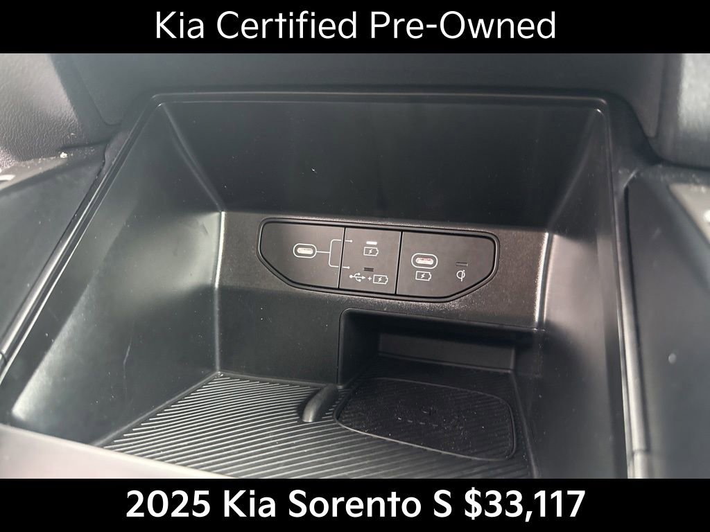 Used 2025 Kia Sorento S FWD image 29
