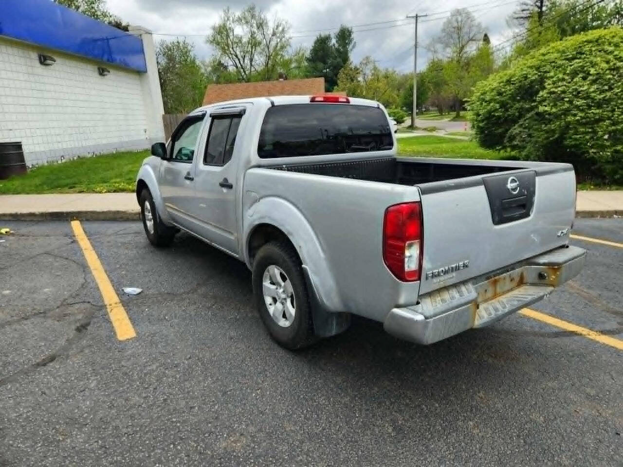 Used 2011 Nissan Frontier S AWD/4WD image 6
