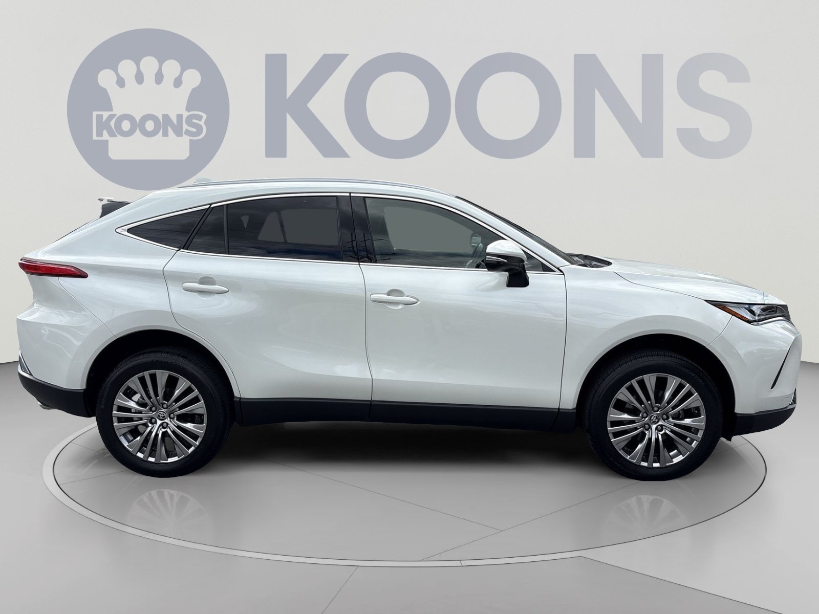 Used 2022 Toyota Venza XLE AWD/4WD image 8