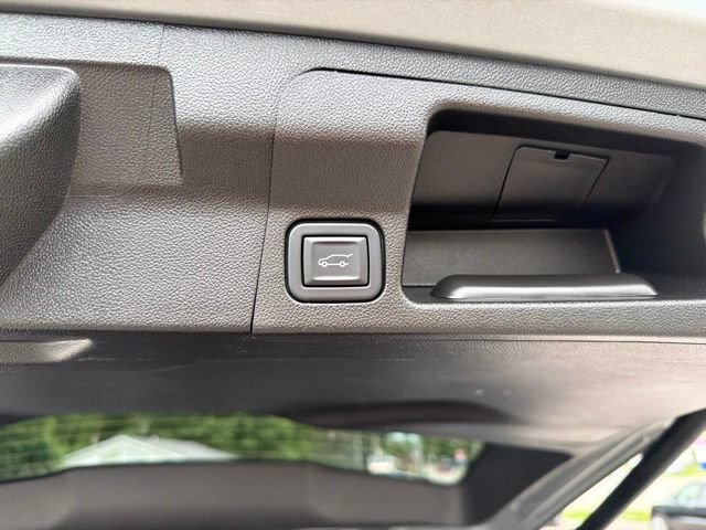 Used 2023 GMC Acadia SLE w/ Driver Convenience Package AWD/4WD image 16