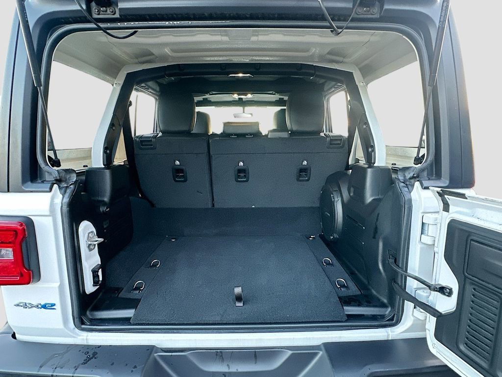 Used 2023 Jeep Wrangler Unlimited Sahara w/ Cold Weather Group image 26