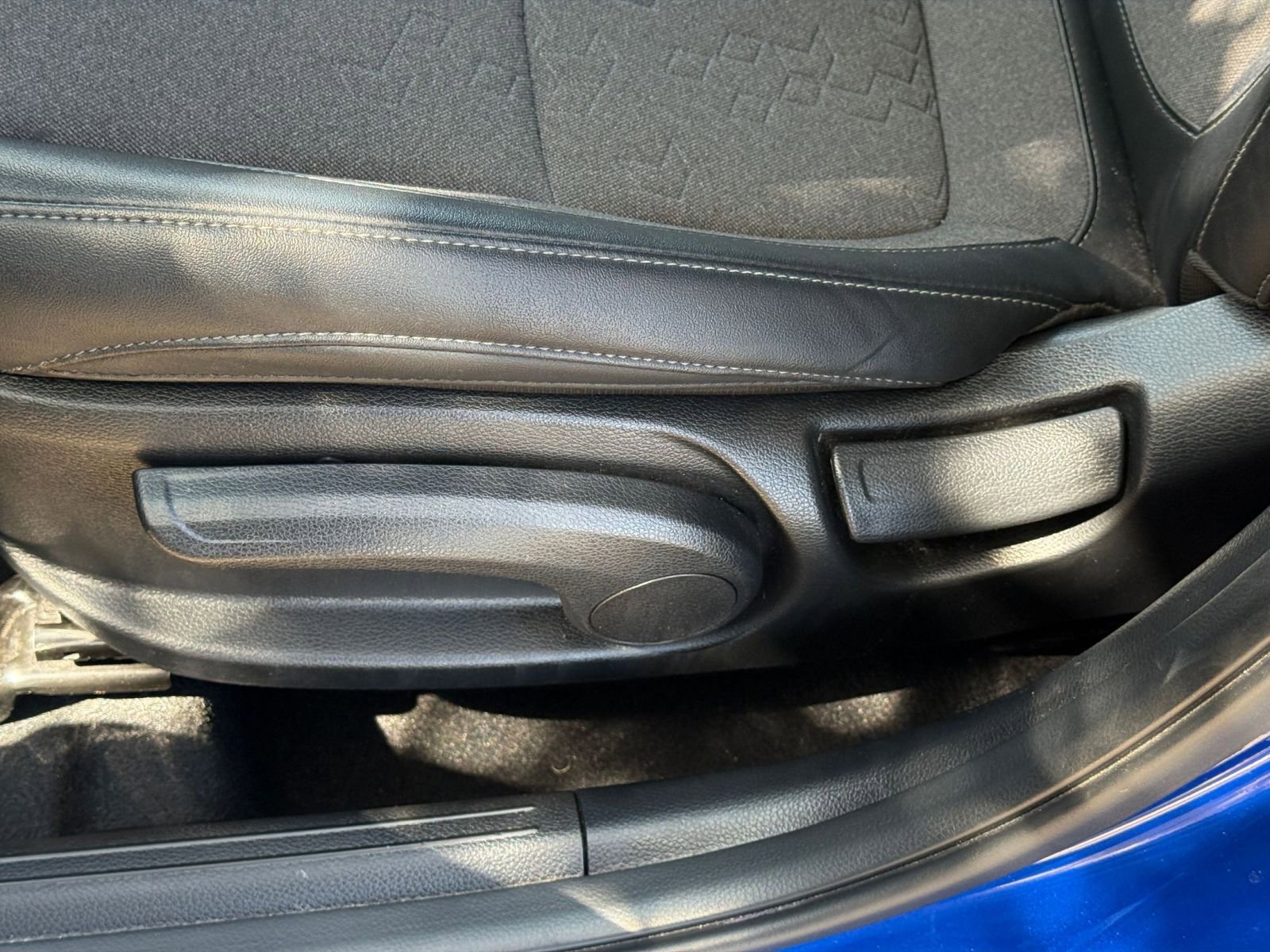 Used 2025 Kia Seltos S image 23