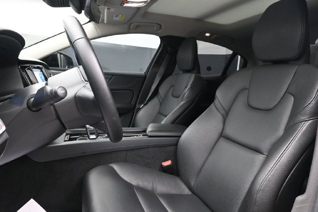 Used 2025 Volvo S60 B5 Plus FWD image 10