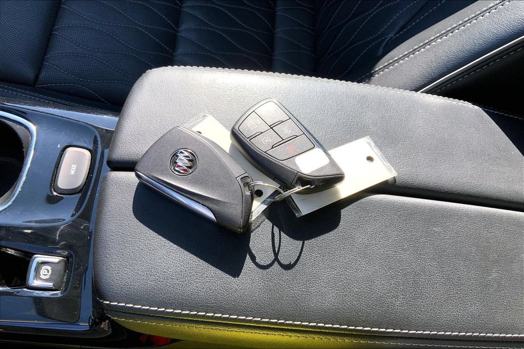 Used 2023 Buick Envision Avenir FWD image 11