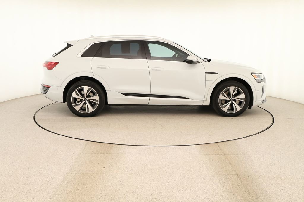 Used 2024 Audi Q8 e-tron Premium Plus w/ Premium Plus Package AWD/4WD image 8