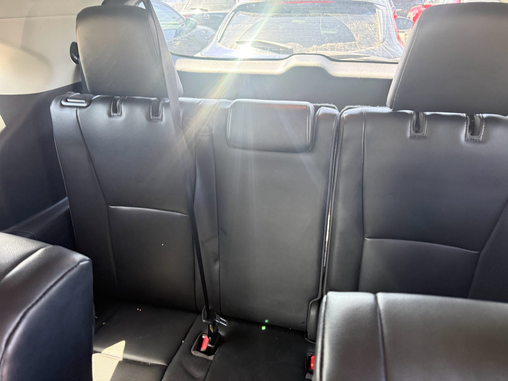 Used 2021 Toyota Highlander XLE image 9