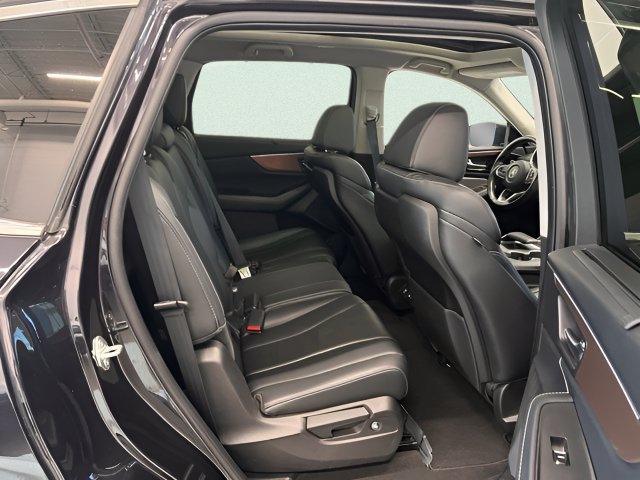 Used 2022 Acura MDX w/ Technology Package AWD/4WD image 17