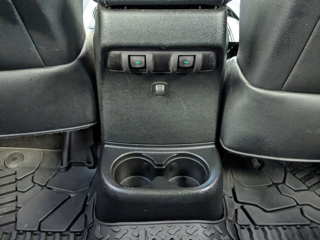 Used 2017 Jeep Wrangler Unlimited Sahara image 17