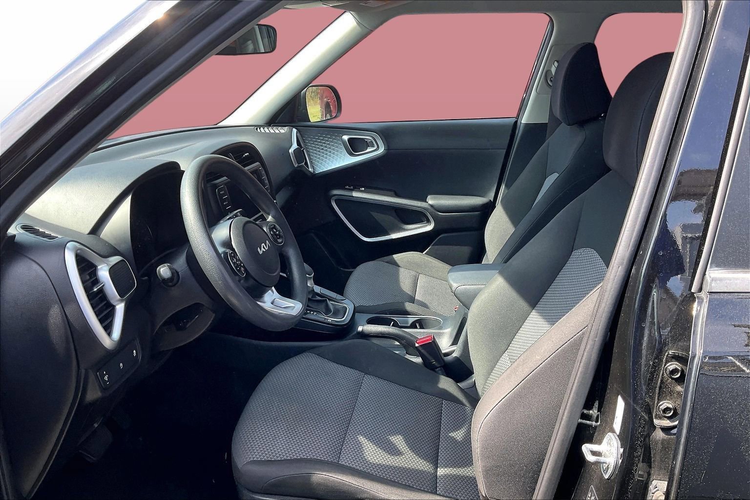 Used 2022 Kia Soul LX FWD image 24