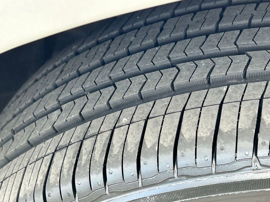 Used 2013 Lincoln MKX FWD image 38