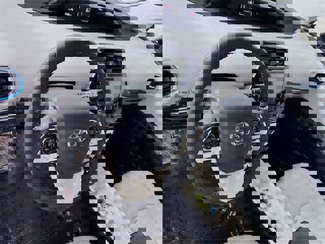 Certified 2016 Toyota Prius Four image 9