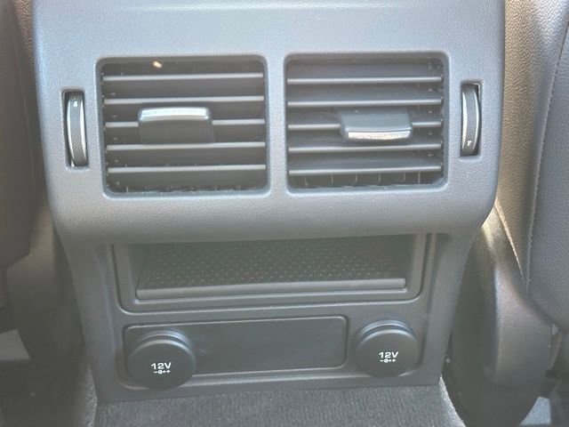 Used 2019 Jaguar XE Premium image 33