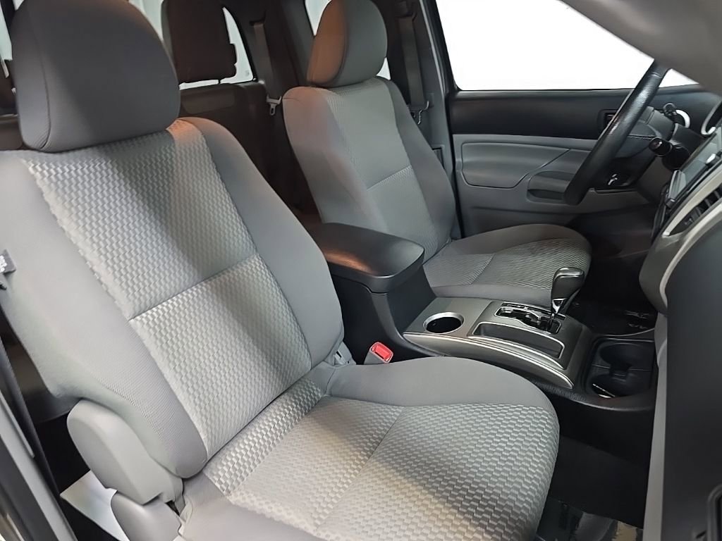 Used 2015 Toyota Tacoma 4x4 Access Cab w/ SR5 Package image 14