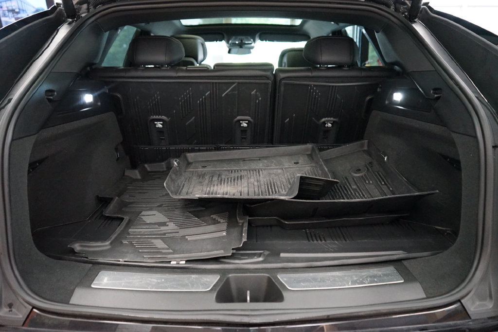 Used 2024 Cadillac Lyriq Sport w/ LPO, Floor Liner Package AWD/4WD image 61