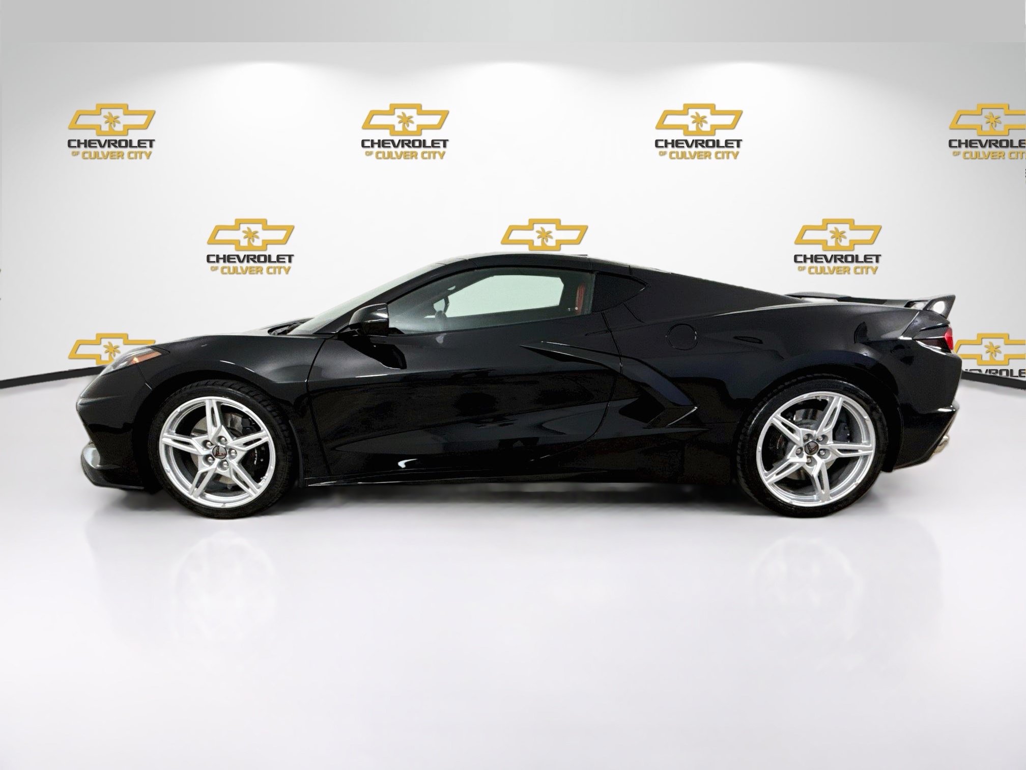Used 2024 Chevrolet Corvette Stingray Coupe w/ Z51 Performance Package RWD image 5