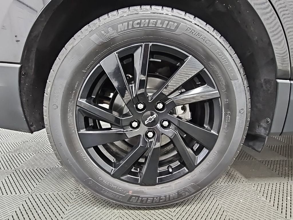 Used 2023 Chevrolet Equinox LS w/ Midnight Edition image 46