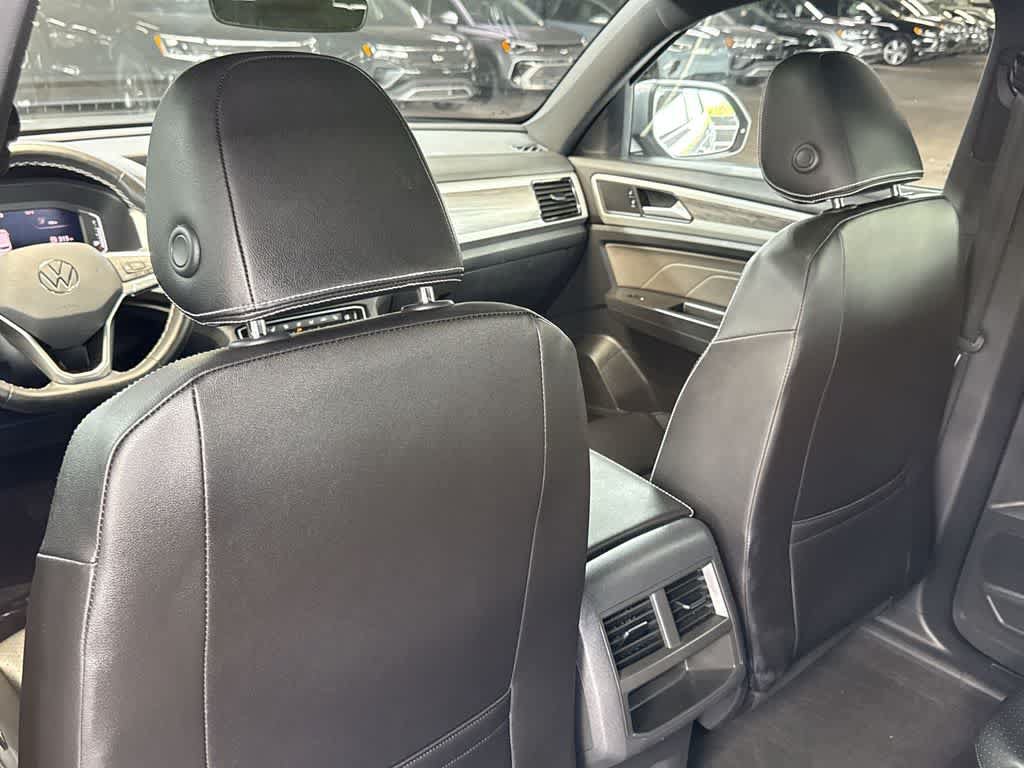 Certified 2023 Volkswagen Atlas Cross Sport SE w/ Panoramic Sunroof Package FWD image 23