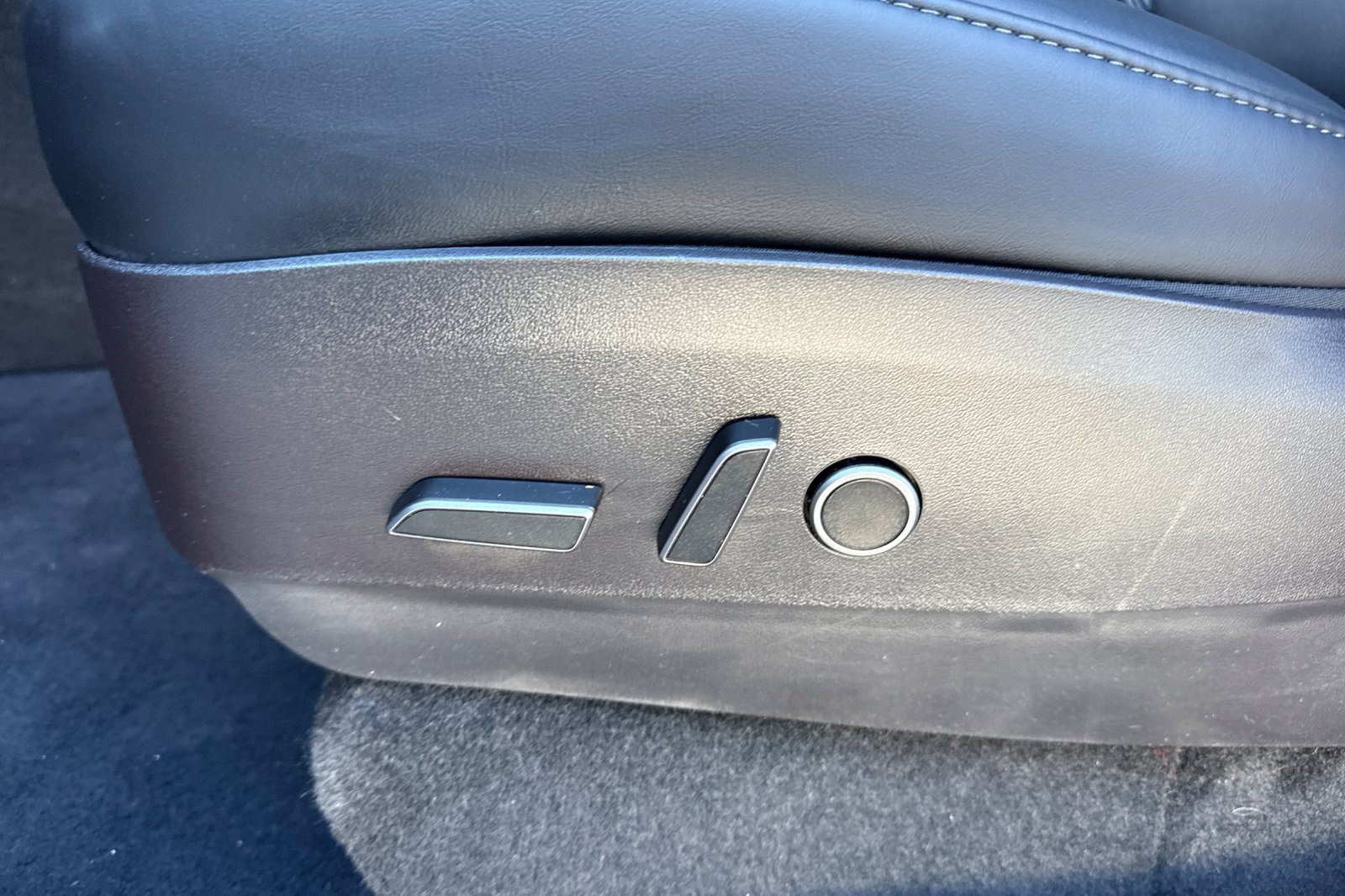 Used 2023 Tesla Model Y Long Range AWD/4WD image 15