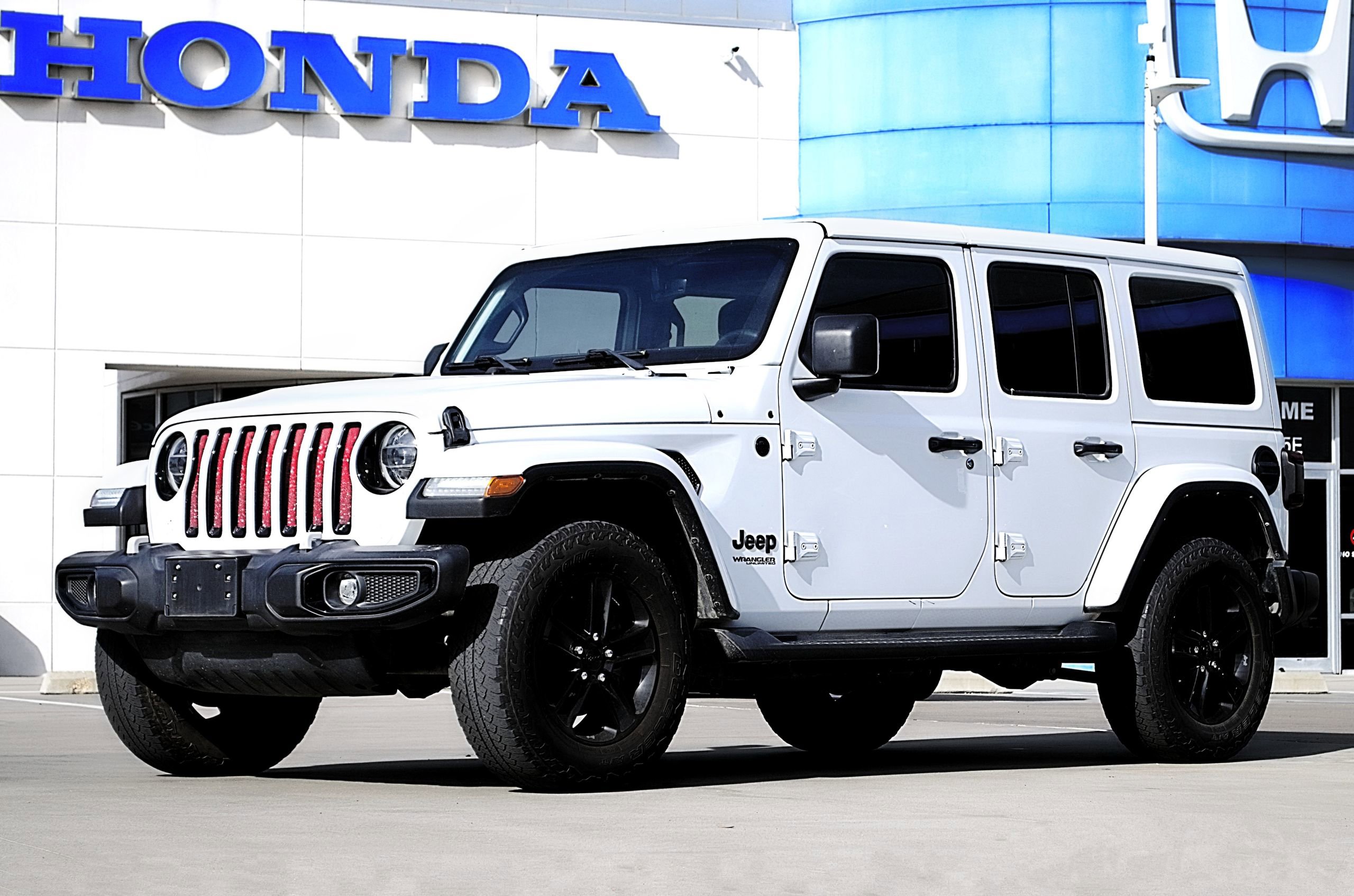 Used 2021 Jeep Wrangler Unlimited Sahara AWD/4WD image 1