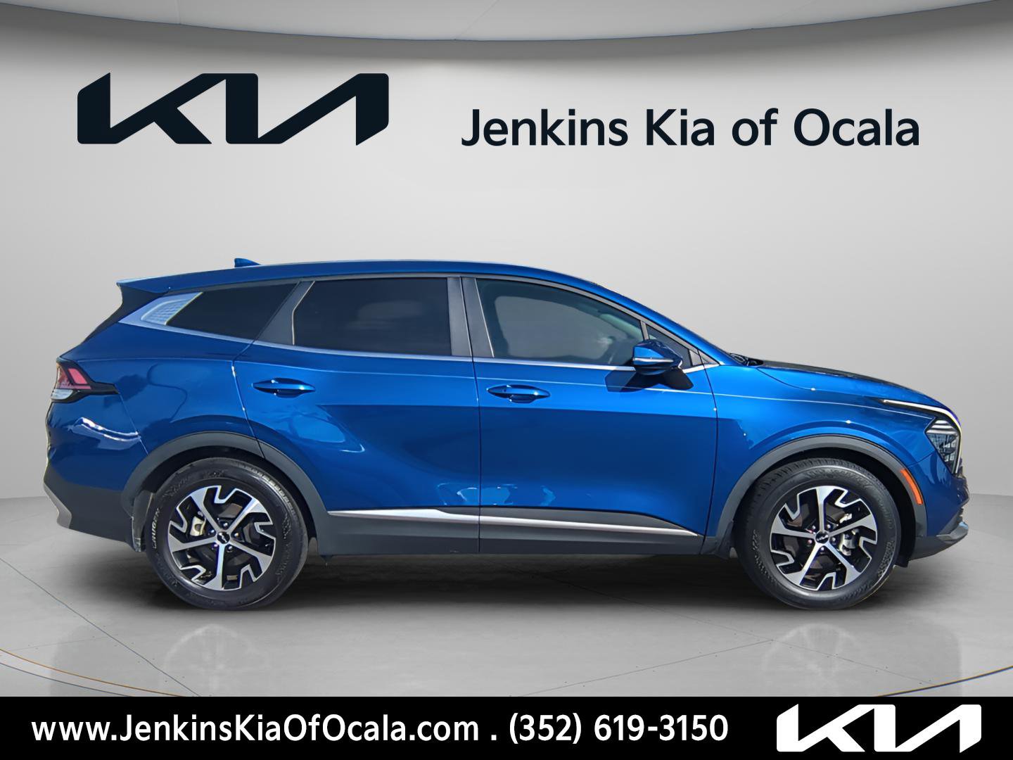 Certified 2024 Kia Sportage EX image 3