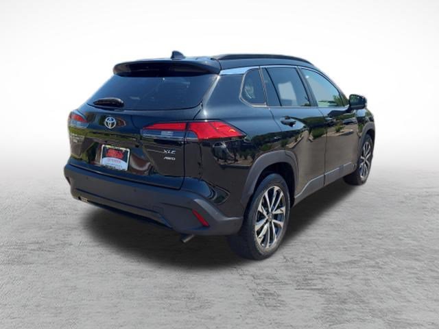 Used 2023 Toyota Corolla Cross XLE w/ Convenience Package AWD/4WD image 7