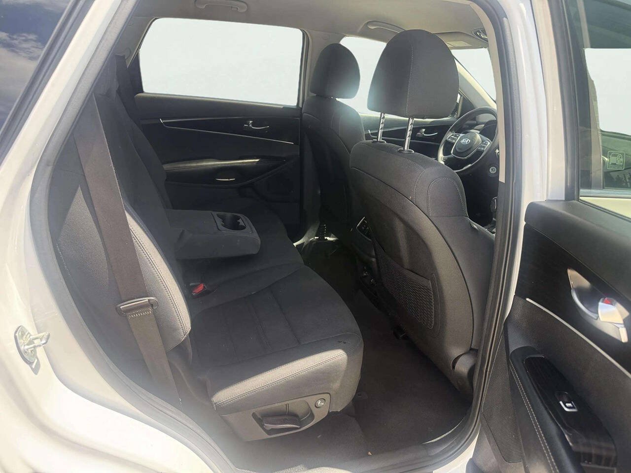 Used 2020 Kia Sorento LX FWD image 13