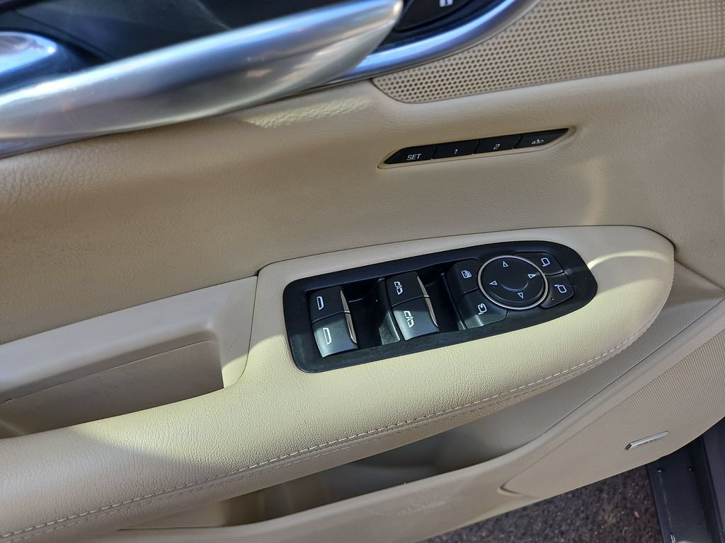 Used 2018 Cadillac XT5 Premium Luxury w/ Driver Assist Package FWD image 11
