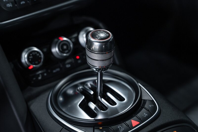 Used 2011 Audi R8 V10 AWD/4WD image 52